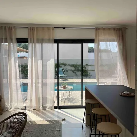 With Private Pool, Lentre Terre Et 빌라 *