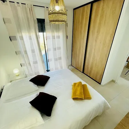 빌라 With Private Pool, Lentre Terre Et *