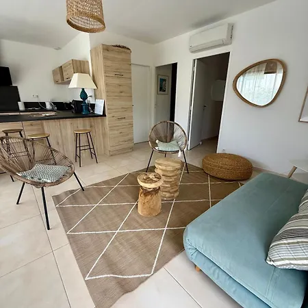 빌라 With Private Pool, Lentre Terre Et